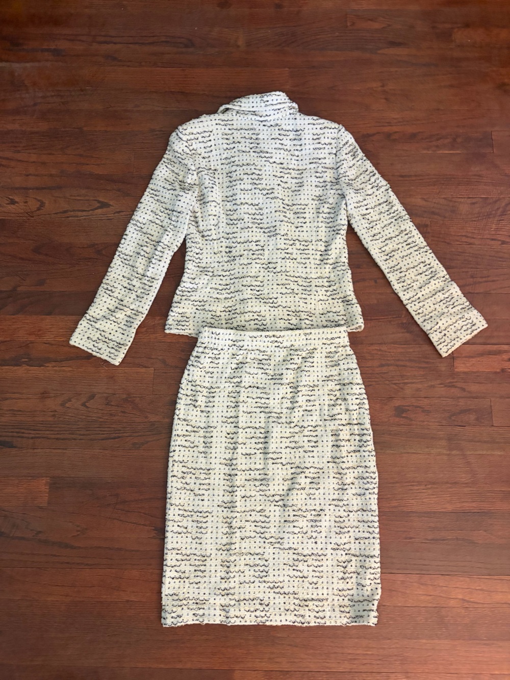 St. John Cream Tweed Skirt Set with Navy Accents - Picture 2 of 4